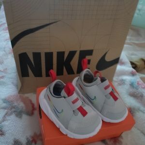 Nike Flex Runner 2 infants size 4c
